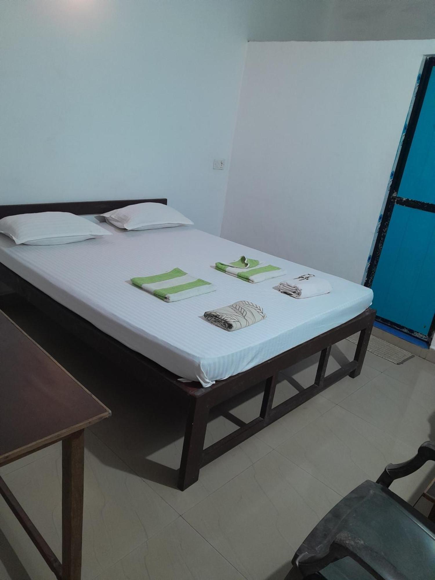 Ivon Guest House アランボル 部屋 写真